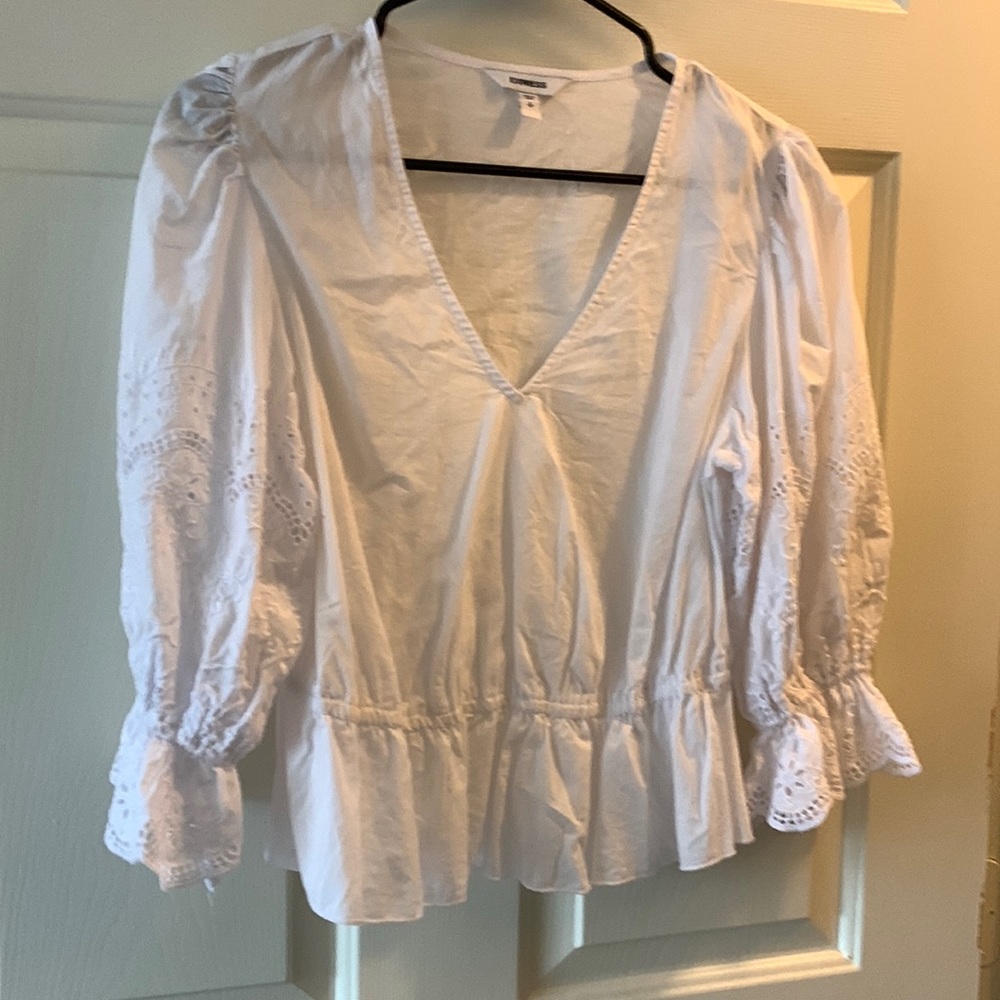 White express small size top. Never worn. Perfect for casual chic